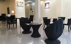 Supachai Inn  3*